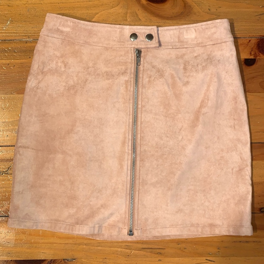 Kendall & Kylie Pink Velvet Zip Up Mini Skirt